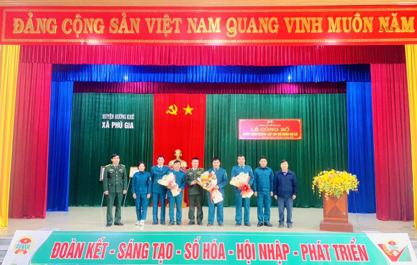 Đảng ủy xã Phú Gia công bố quyết định thành lập Chi bộ Quân sự xã